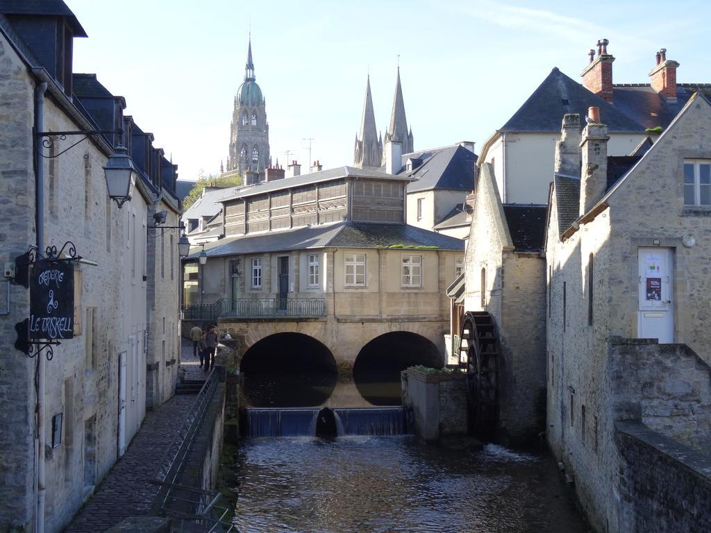 Bed and Breakfast Logis Les Remparts Bayeux Exterior foto